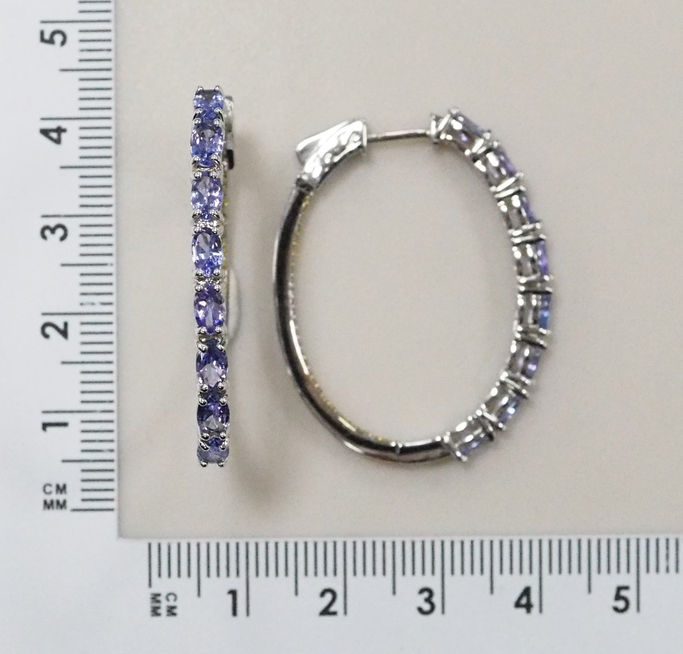 Серебряные серьги с танзанитами